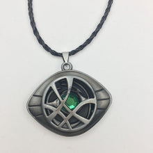 Load image into Gallery viewer, Eye of Agamotto keychain