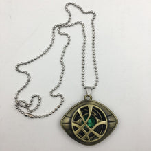 Load image into Gallery viewer, Eye of Agamotto keychain